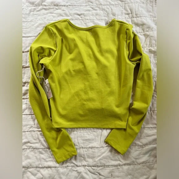 Jessica Simpson Active Ruched Crop Top - Picture 6 of 8